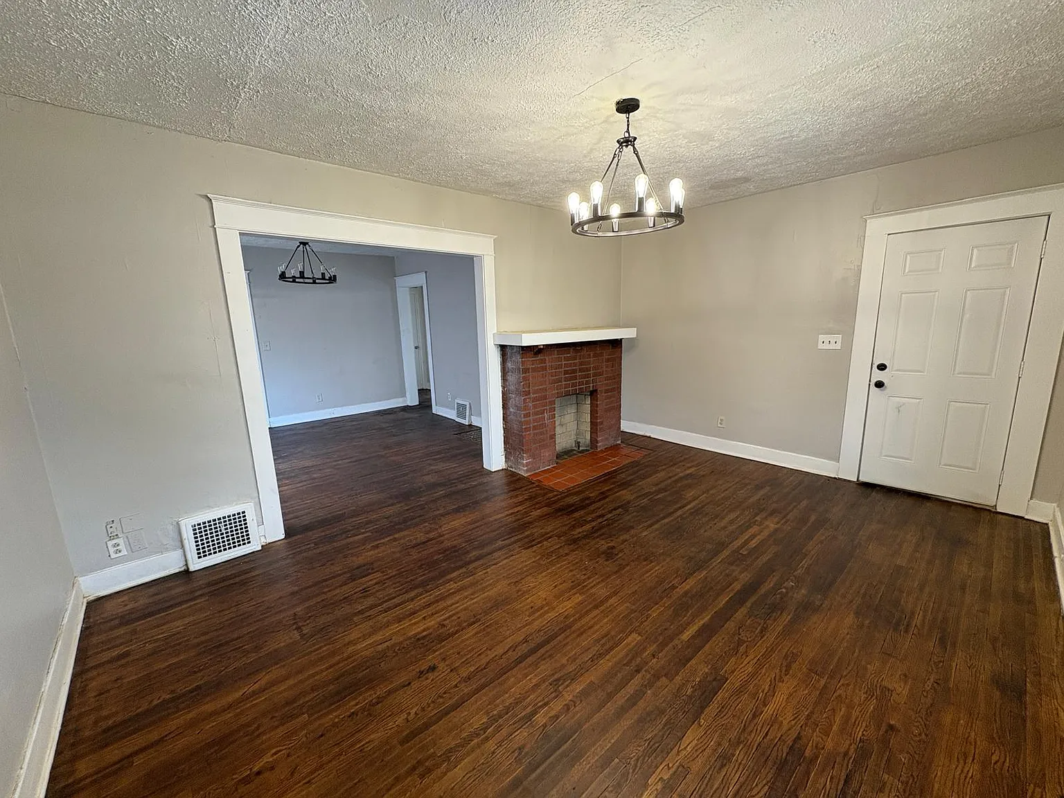 2 bed, 900 sqft, $850 — Photo 2