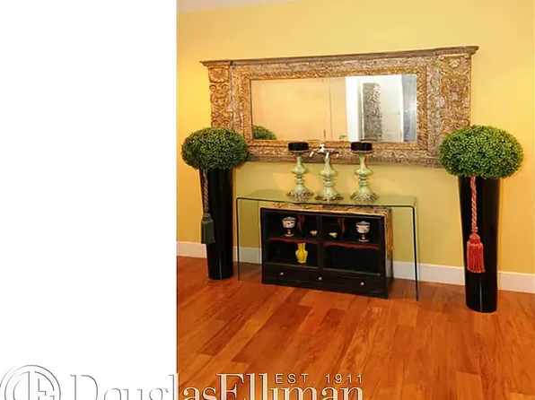 250 E 53rd St APT 602, New York, NY 10022