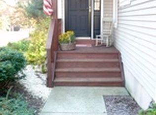 1 Schofield Ct, Oak Ridge, NJ 07438