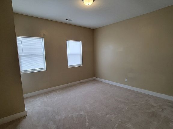 5th image of 1354 W Oliver Ave