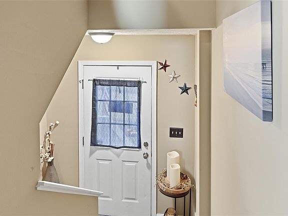 3rd image of 110 Cathedral Ct