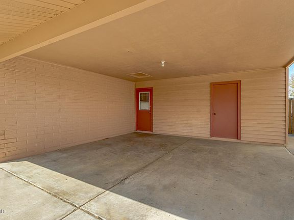 4th image of 628 E Glade Ave