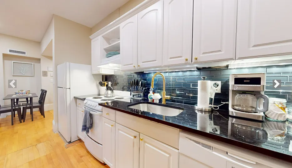 2 bed, 900 sqft, $7,995 — Photo 3