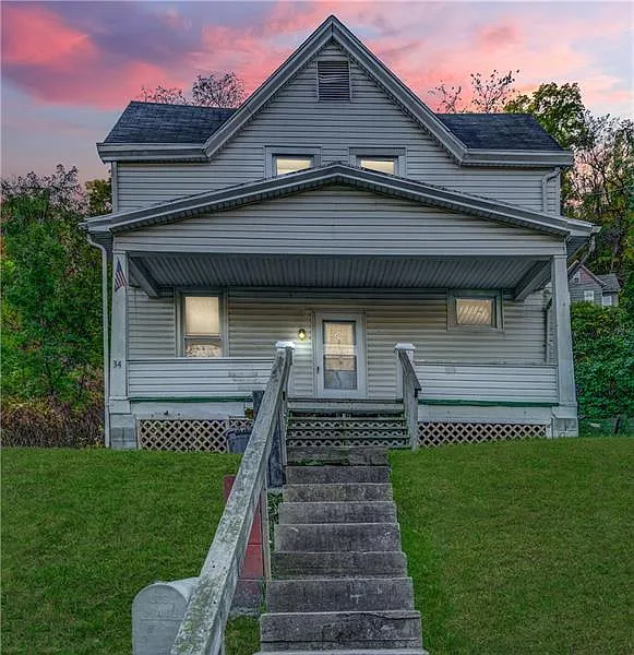 34 Sprague St photo 1