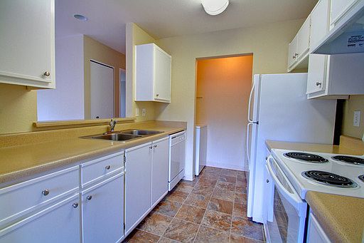 2nd image of 4941 SW Greensboro Way APT 233