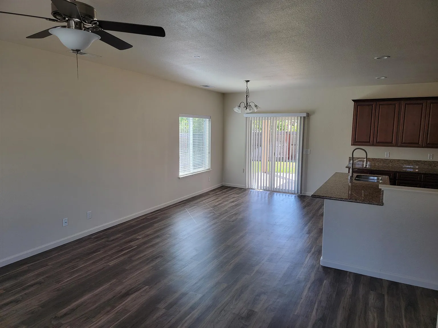 3 bed, 1430 sqft, $2,500 — Photo 4