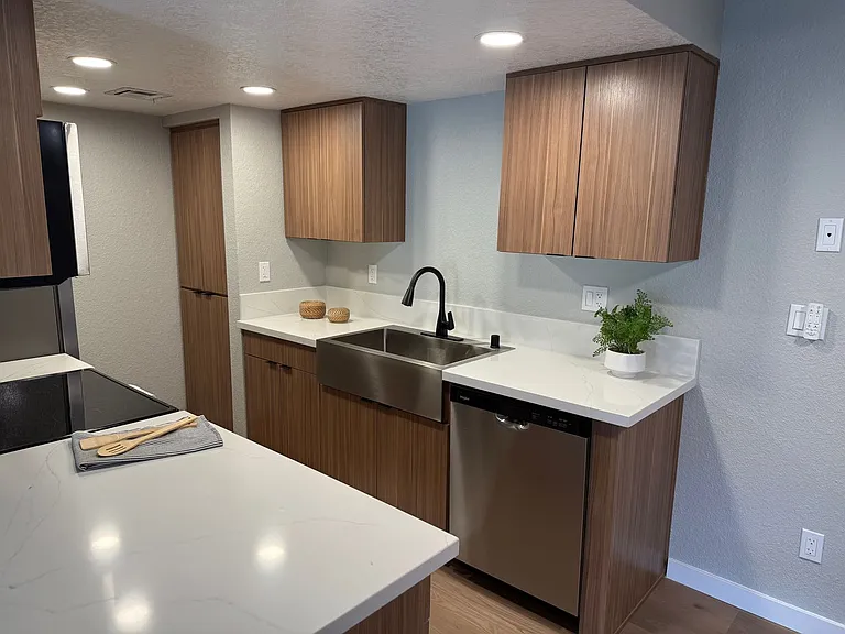 The 3900 Apartments — Photo 59