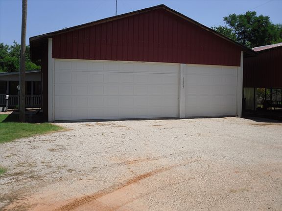 3 car garage/shop