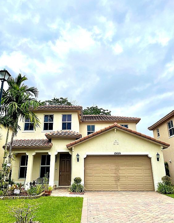 1st image of 10629 La Placida Dr N