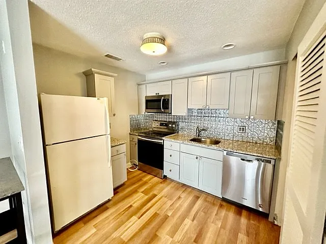 77 Salem St #3B — Photo 16