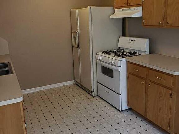 3rd image of 2412 29th Ave N