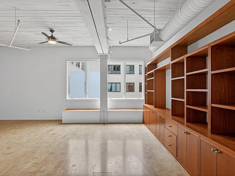 1420 NW Lovejoy St #524 — Photo 4