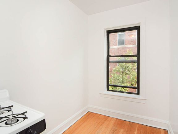5th image of 3310 W Schubert Ave APT 2W