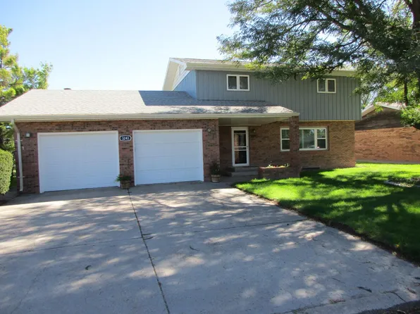 3243 Sunset Dr, Goodland, KS 67735