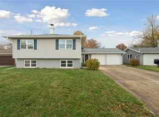 6112 Oakwood Ave NE, Cedar Rapids, IA 52402
