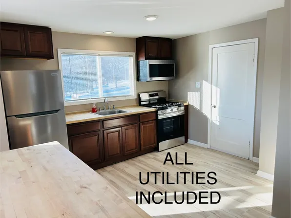 3605 Riverside Dr #2, McHenry, IL 60051
