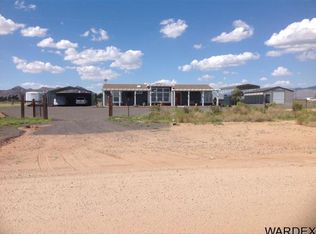 7053 W Chinle Dr, Golden Valley, AZ 86413