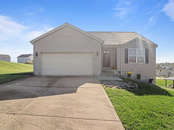 2nd image of 220 Mollie Dr