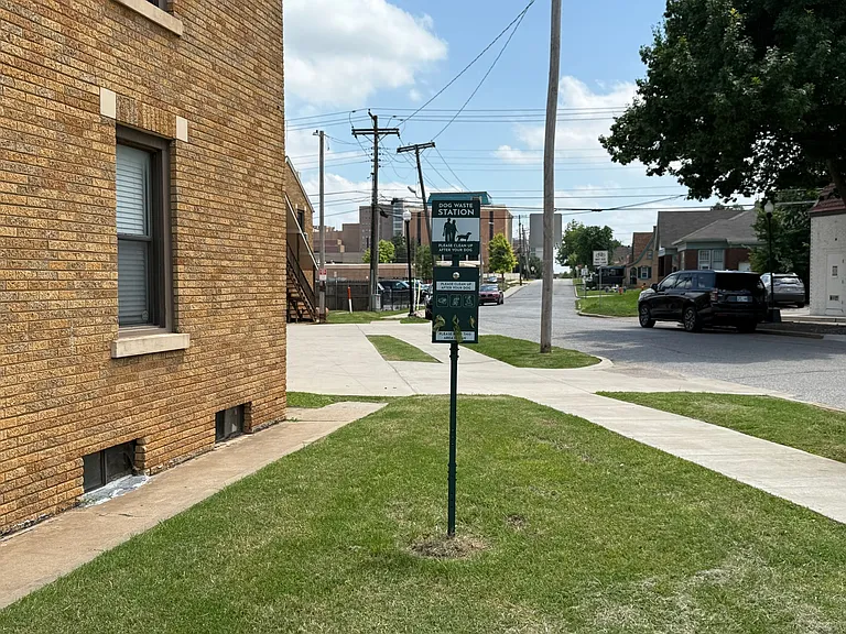 800 East Dr — Photo 2