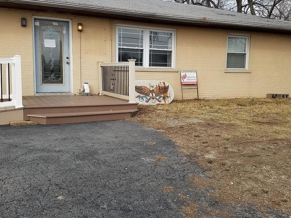 2nd image of 301 Park St