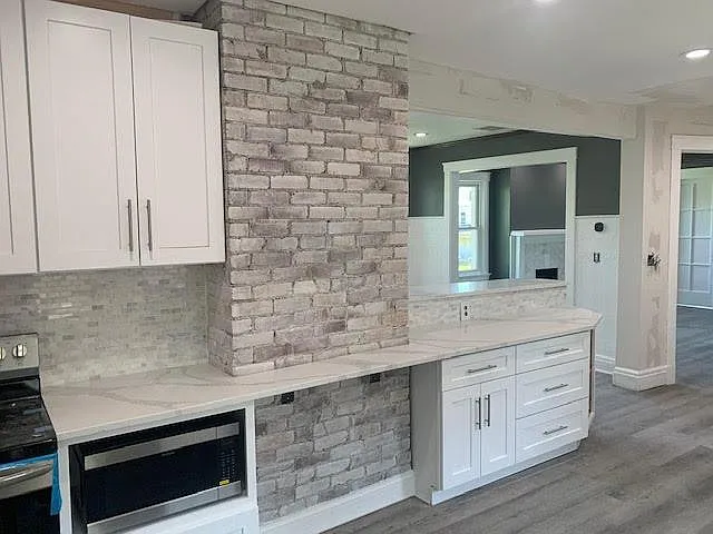 6 bed, 3250 sqft, $3,750 — Photo 2