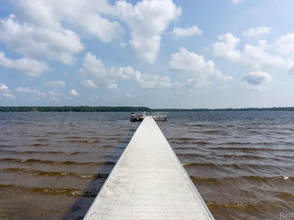 32575 W May Naomi Dr, Trout Lake, MI 49793