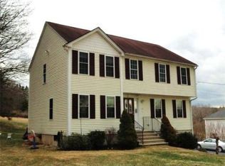69 Mashapaug Rd, Sturbridge, MA 01566