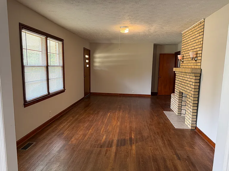 2099 Pleasant Valley Rd — Photo 5