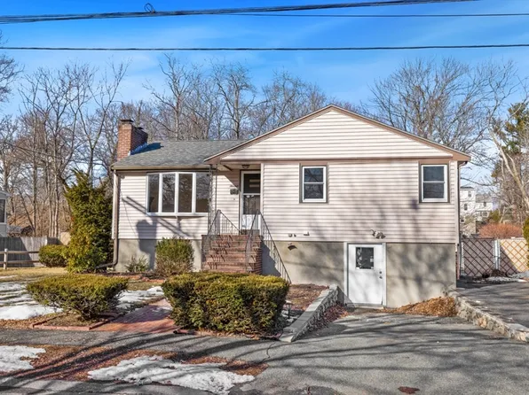 13 Meadowbrook Rd, Saugus, MA 01906