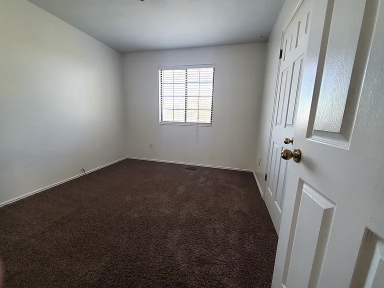 5043 S 1150 E — Photo 8