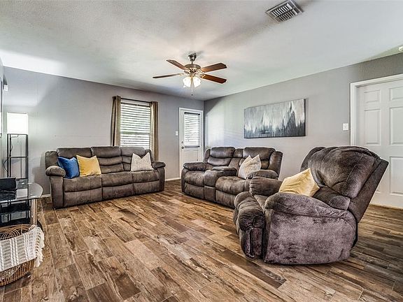 4th image of 4509 Mountain Oak St