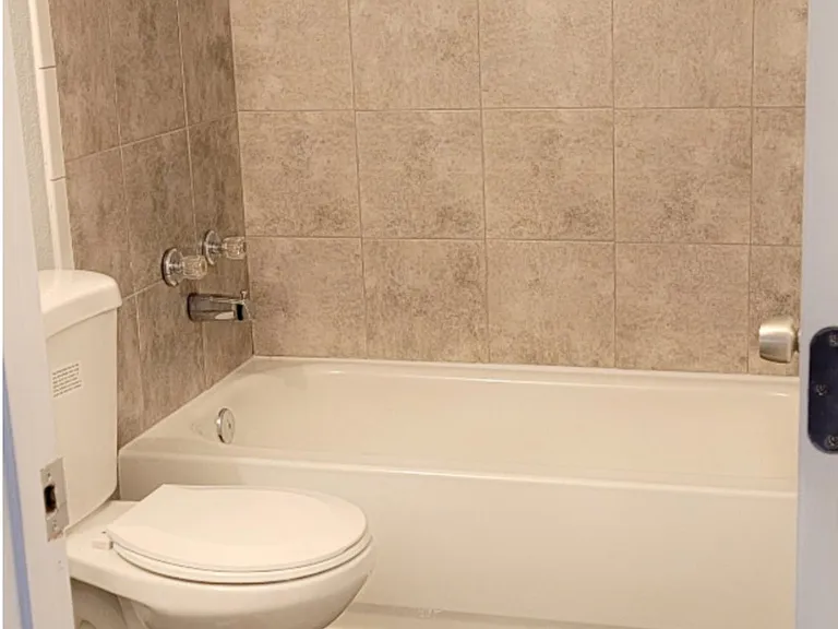 278 NE Ark Pl — Photo 17