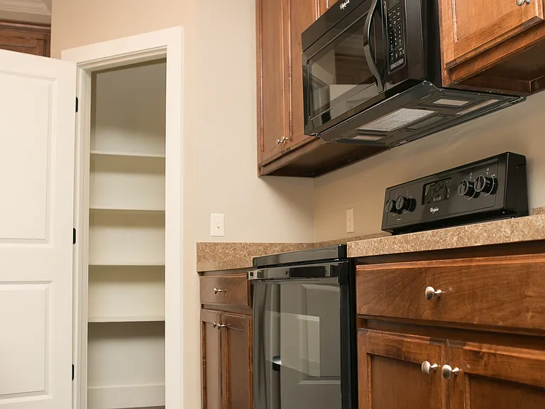 Haverhill Place Apartments — Photo 21