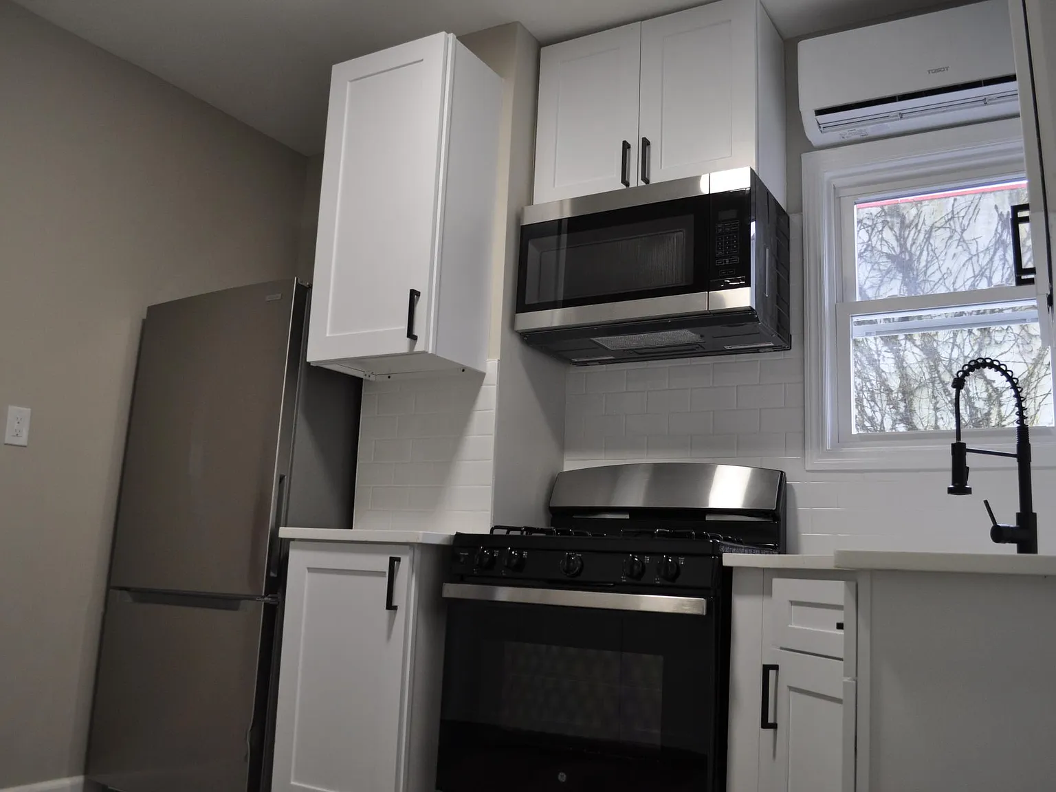 106 Shrewsbury Ave — Photo 2