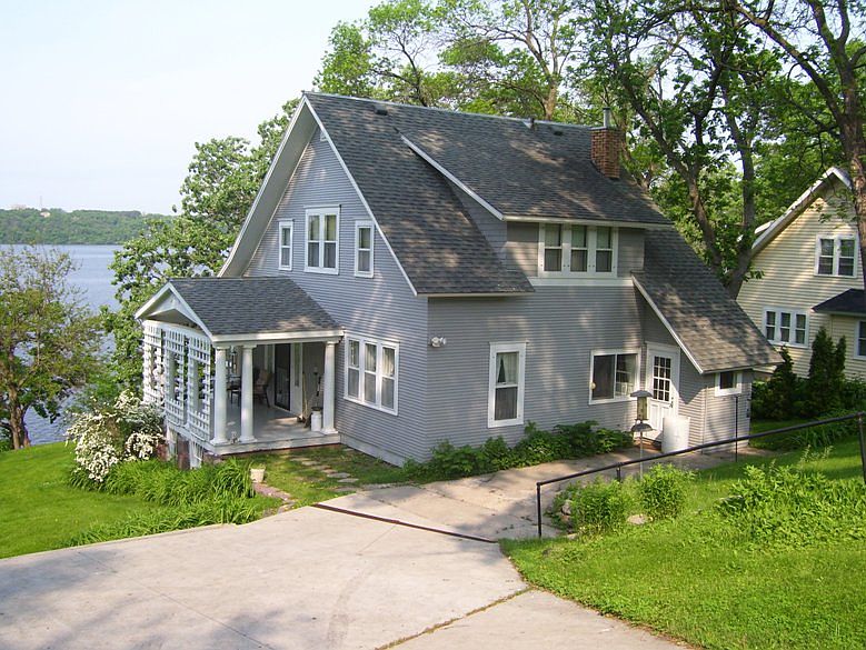 1st image of 637 Lakeshore Dr
