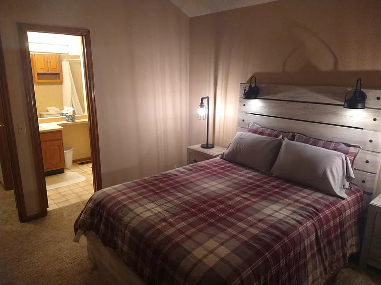 masterbedroom/masterbath