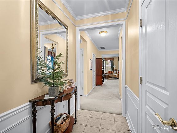 4th image of 2892 Edgewater Dr