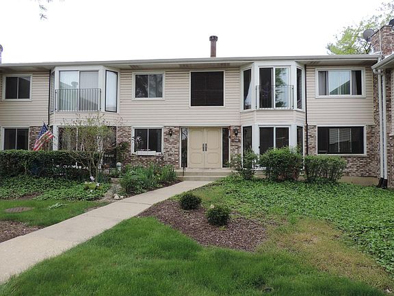 2nd image of 2900 Mitchell Dr APT 5