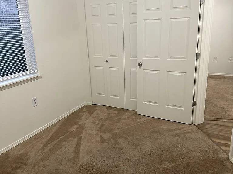 Dearborn Square Apartments — Photo 18