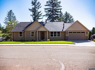 1445 Strawberry Ridge Dr, Sweet Home, OR 97386