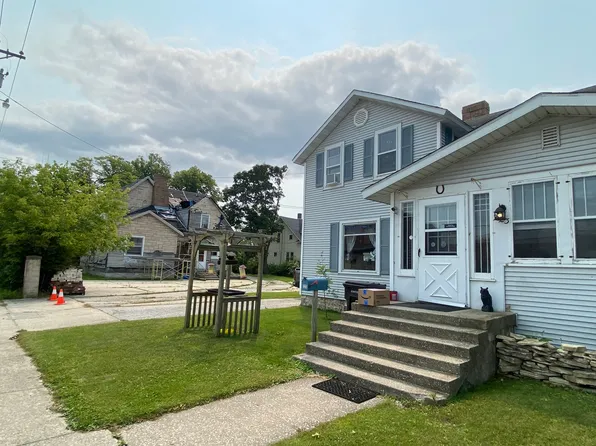 102 S Maple St, Manistique, MI 49854