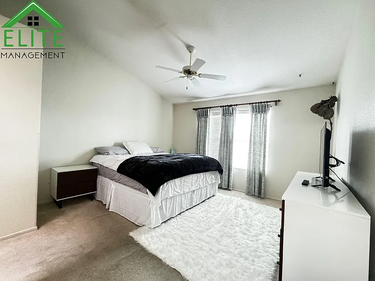 8489 Camino Vista Way — Photo 7