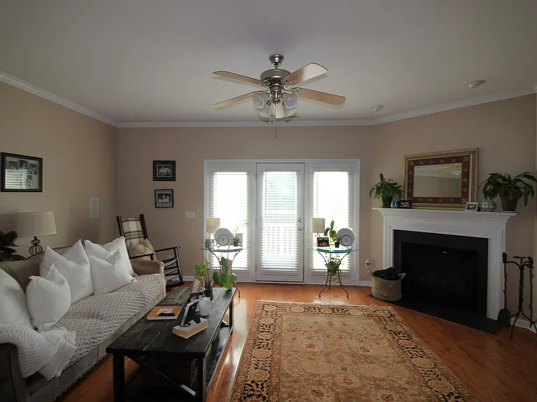 317 Kinellan Ln — Photo 12