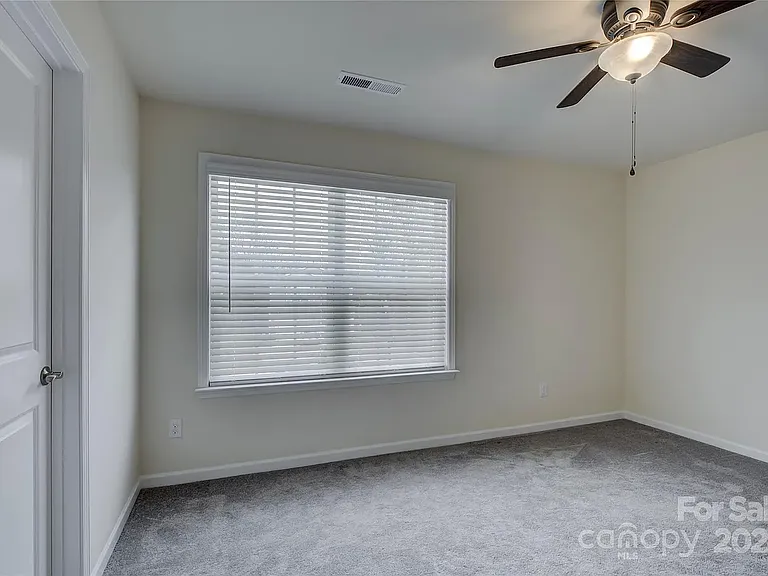 7134 Thornrose Dr — Photo 33
