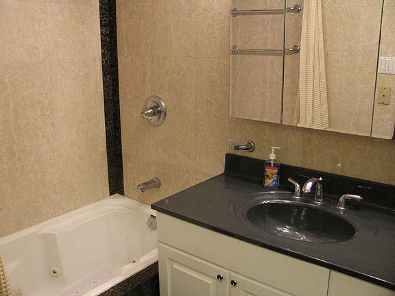 4th image of 329 E 50th St APT 4