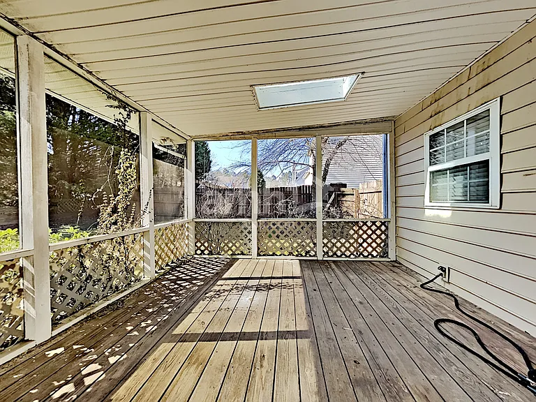 2355 Kirkstone Dr — Photo 21