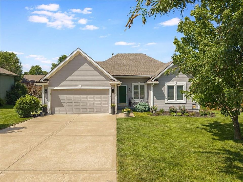 1st image of 3918 NE 78th St