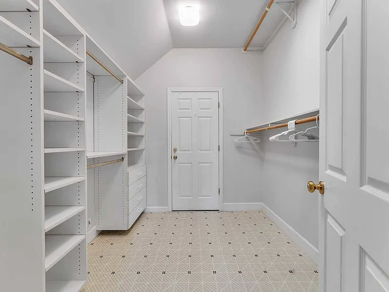 1620 NW Barnsley Ct — Photo 27
