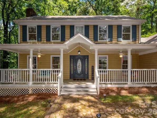 909 Woodland Forest Dr, Waxhaw, NC 28173