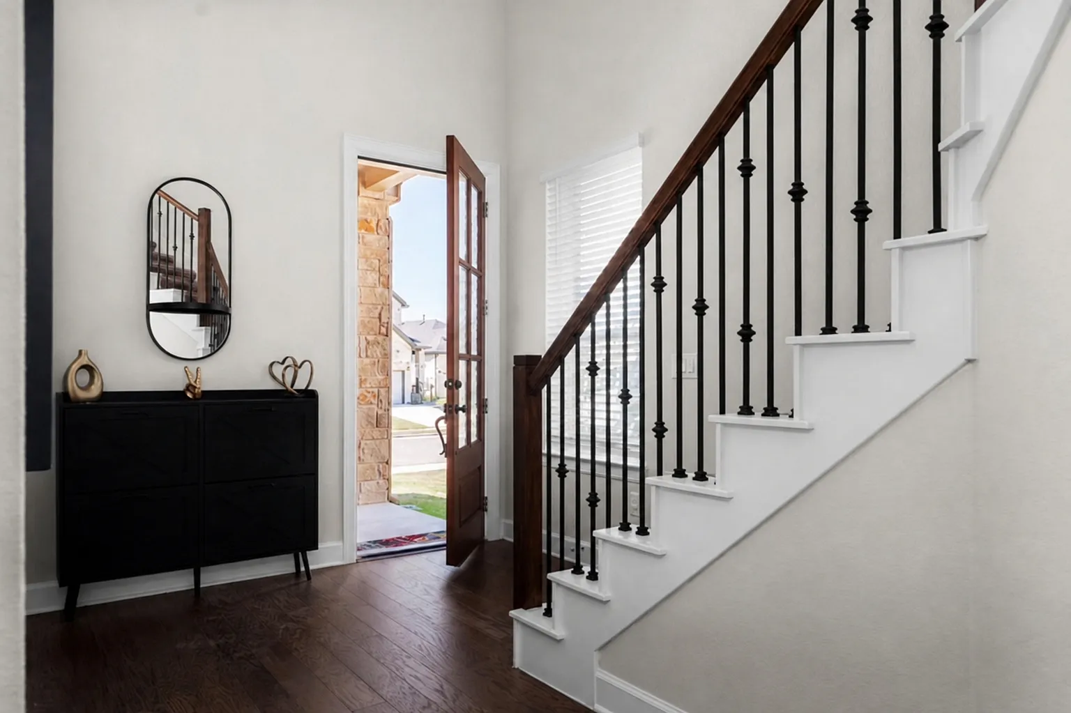 4 bed, 2392 sqft, $3,200 — Photo 1